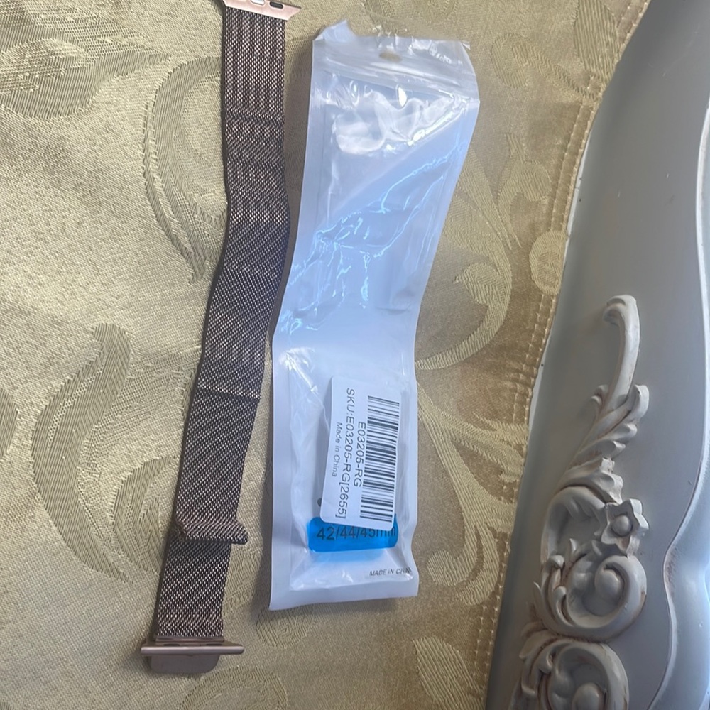 Magnetic Rose color Milanese Loop Band for Apple Watch